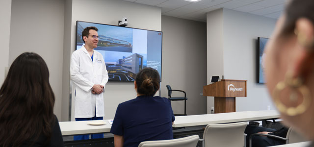 Faculty member teaches general surgery residents at Bayhealth.